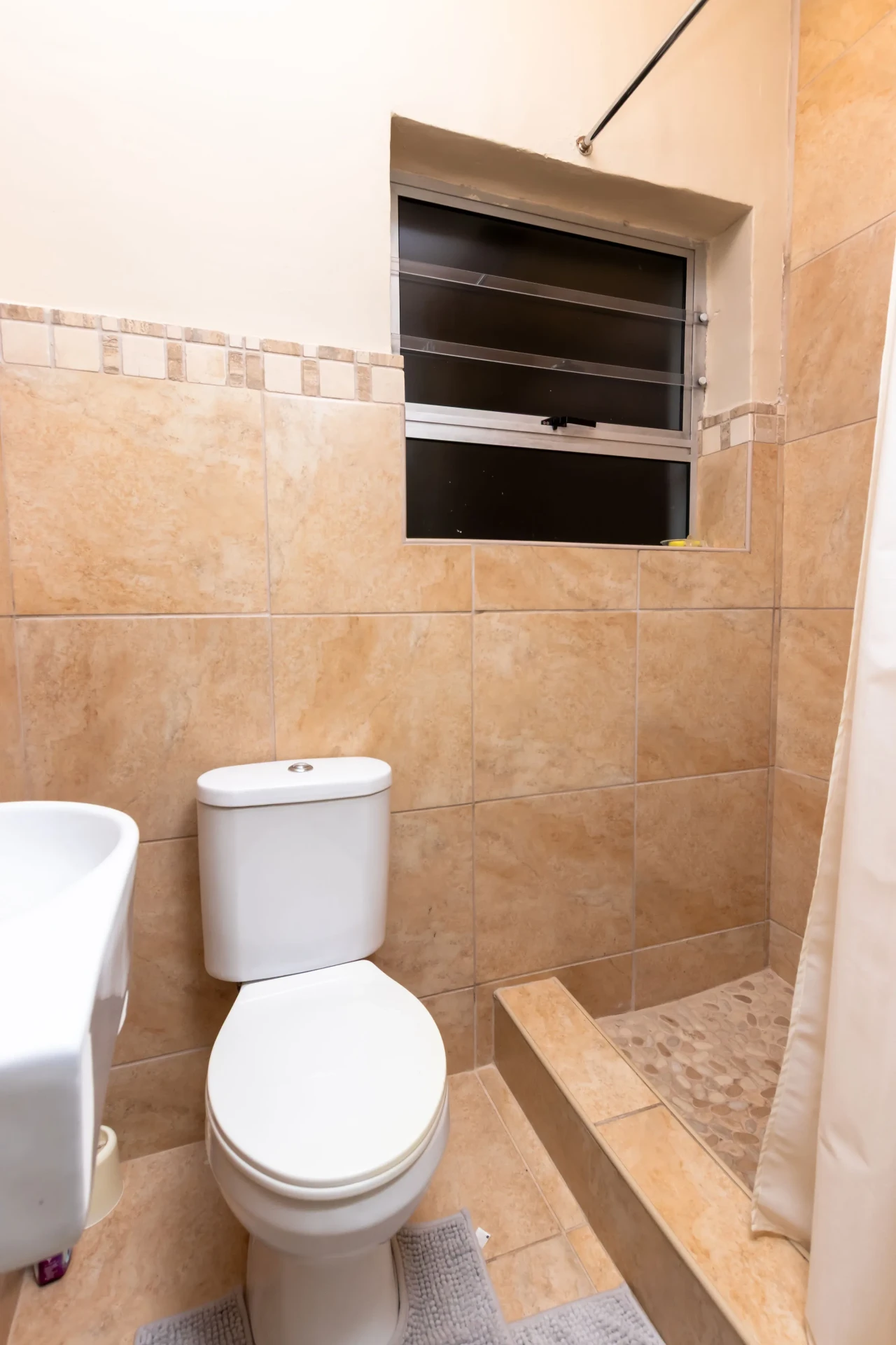 The Aurora Room — private en-suite bathroom