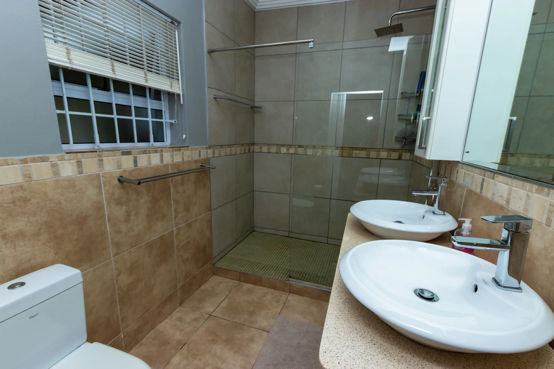 Presidential Suite — en-suite bathroom